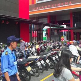 Bảo vệ rạp chiếu phim Galaxy
