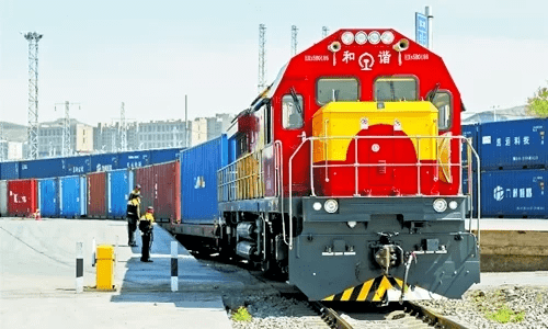 Tàu hàng khởi hành từ Tân Cương, Trung Quốc đến châu Âu hồi tháng 5.